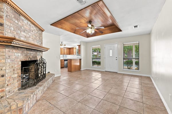 Photo of 225 Red Oak Lane