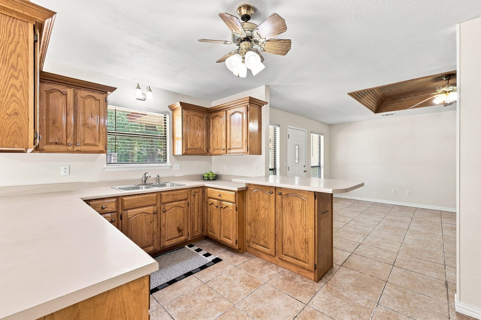 Photo 8 of 225 Red Oak Lane