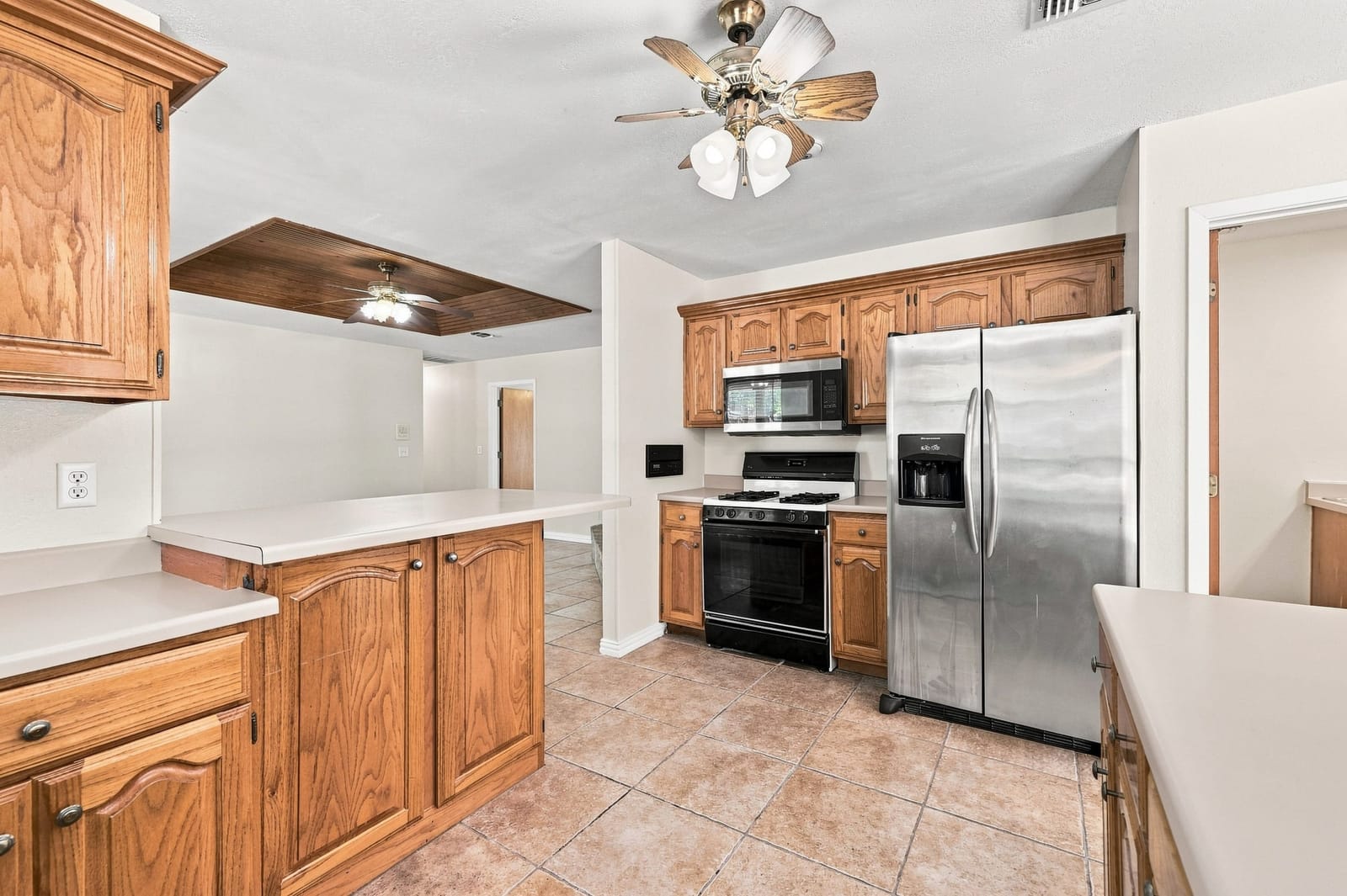 Photo 9 of 225 Red Oak Lane