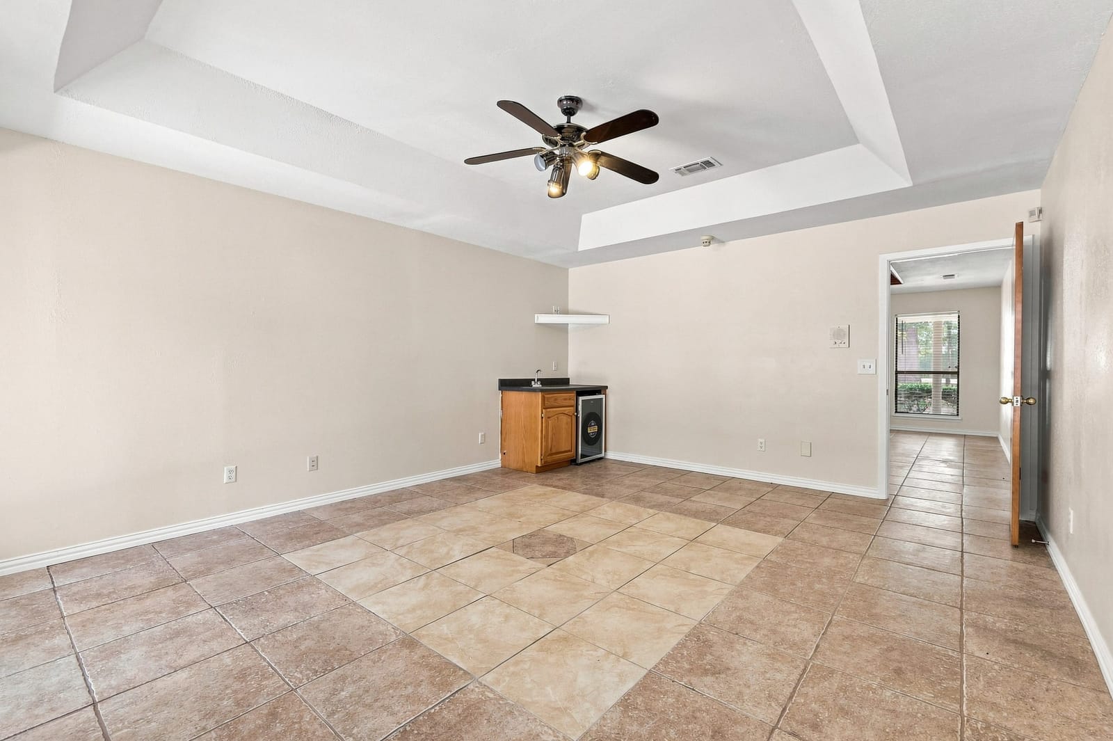 Photo 14 of 225 Red Oak Lane